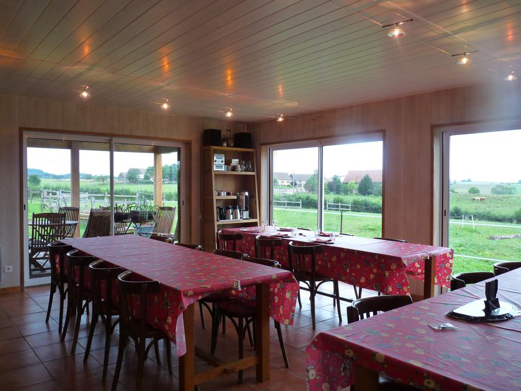 Le Trot'In Chair Bed & Breakfast Martigny-le-Comte Exterior photo