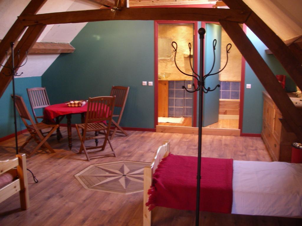 Le Trot'In Chair Bed & Breakfast Martigny-le-Comte Exterior photo